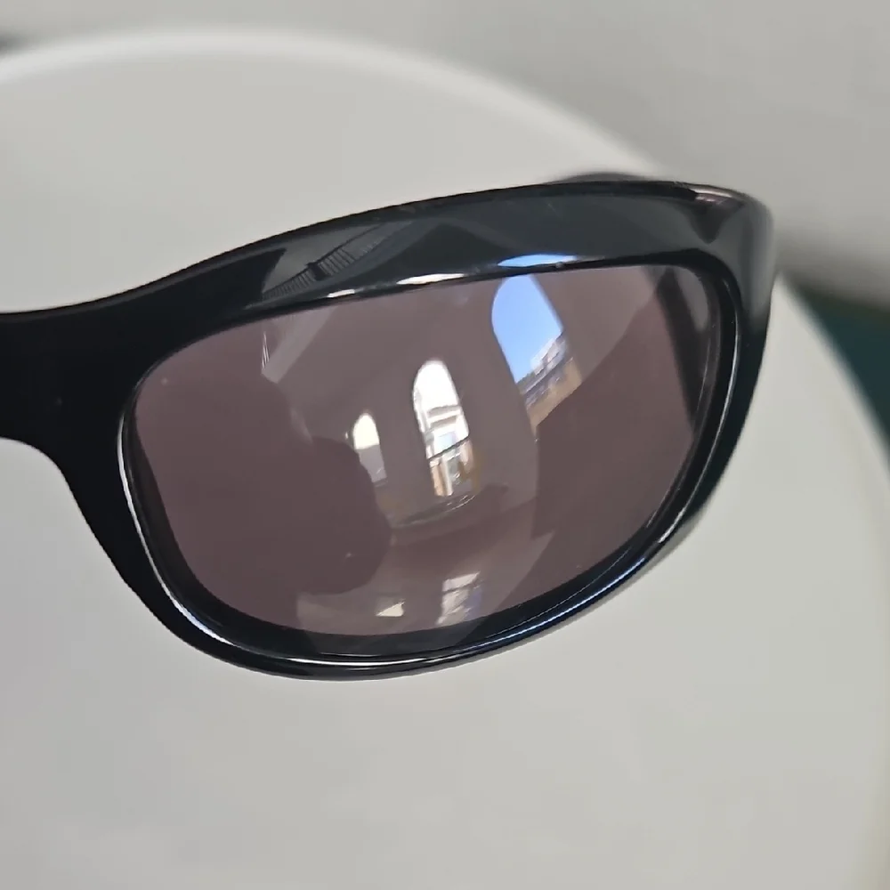 Fendi Black Sunglasses with Silver Accents - Picture 4 of 9
